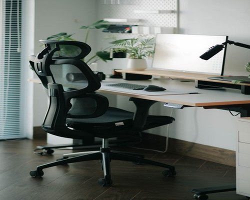Modern ergonomic office chair